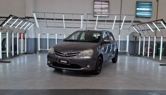 Toyota • Etios