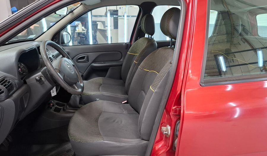 Renault Clio 1.1 MIO CONFORT PLUS ABC Hatchback 2013