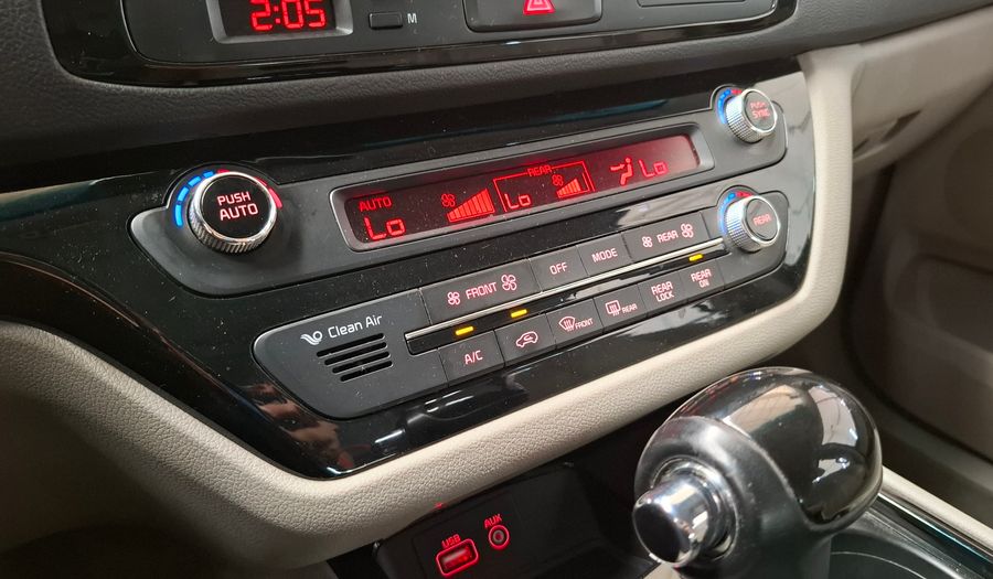 Kia Carnival 2.2 EX PREMIUM AUTO Minivan 2016