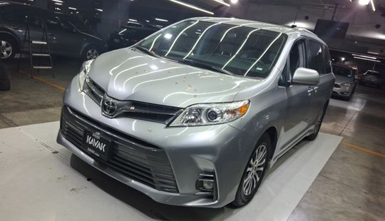 Toyota • Sienna