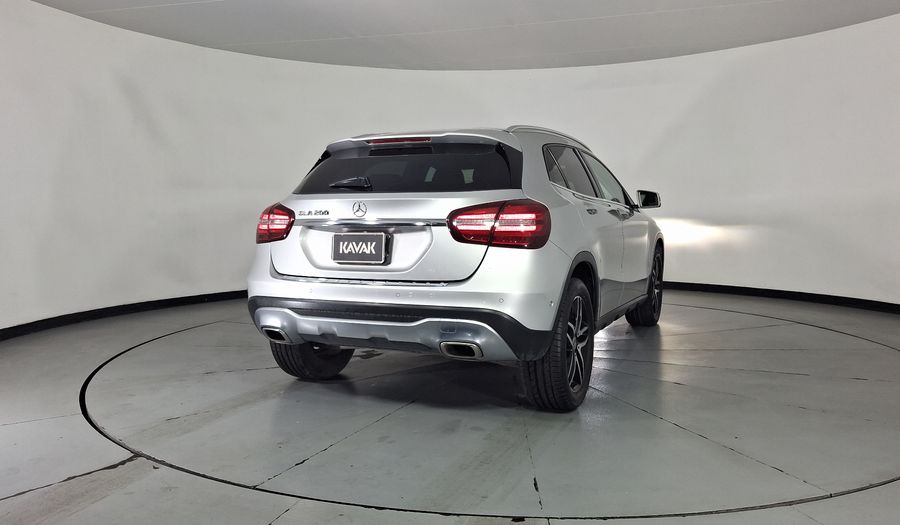 Mercedes Benz Clase Gla 1.6 GLA 200 SPORT DCT Suv 2018