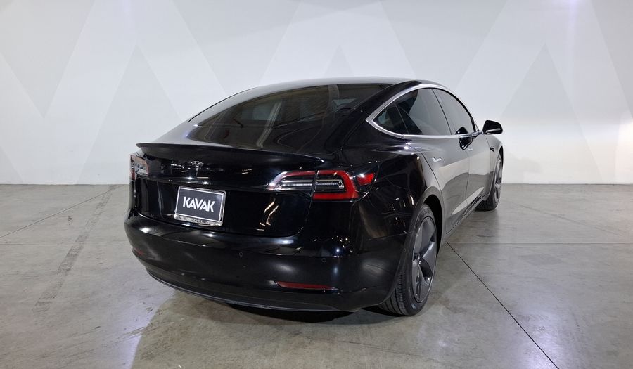 Tesla Model 3 STANDARD RANGE PLUS Sedan 2020