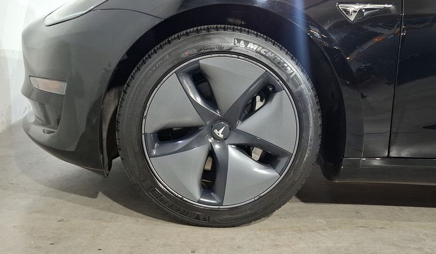 Tesla Model 3 STANDARD RANGE PLUS Sedan 2020