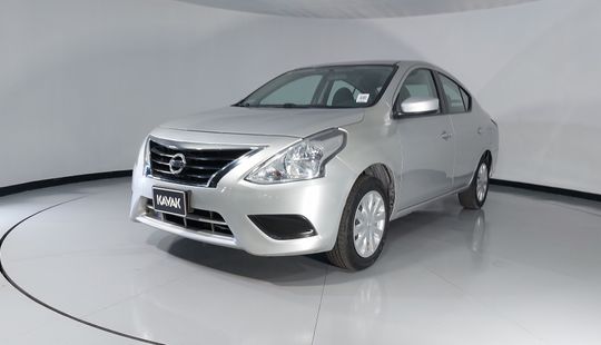 Nissan • Versa