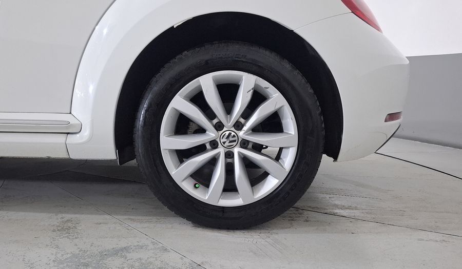 Volkswagen Beetle 2.5 SPORT MT Hatchback 2013