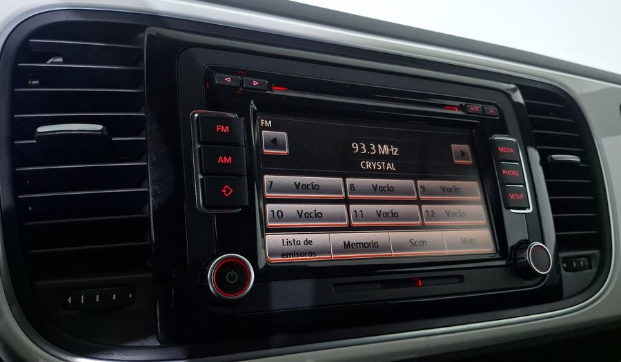 Volkswagen Beetle 2.5 SPORT MT Hatchback 2013