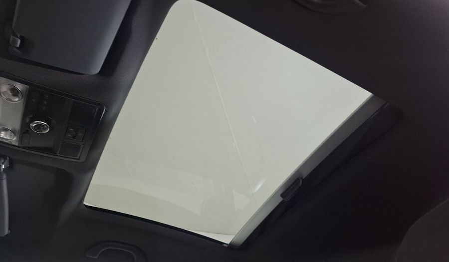 Volkswagen Beetle 2.5 SPORT MT Hatchback 2013