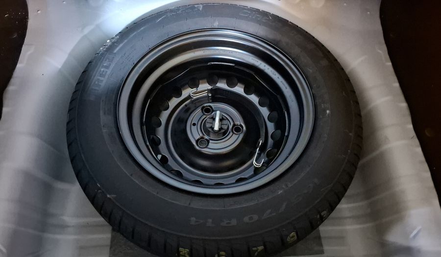 Renault Kwid 1.0 BITONO Hatchback 2024