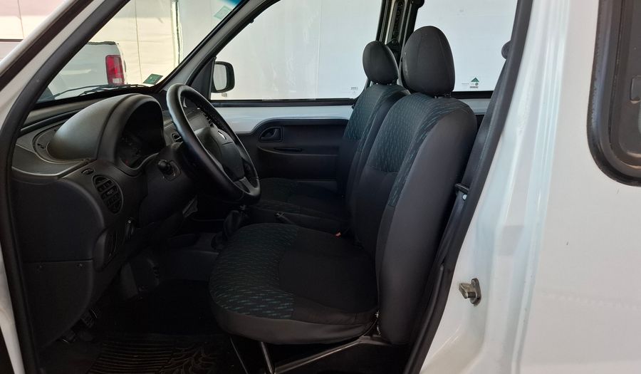 Renault Kangoo 1.6 CONFORT C/A 5P Van 2015