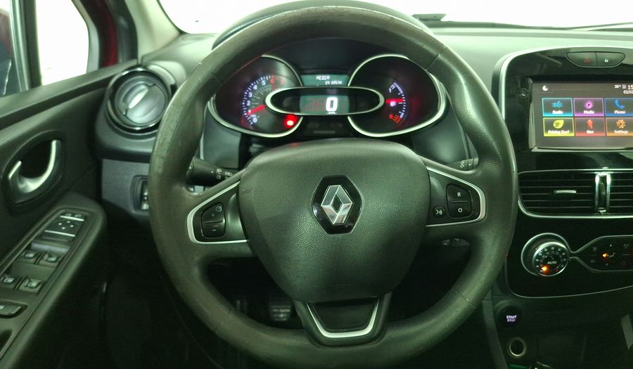 Renault Clio 1.2 EXPRESSION RED Hatchback 2017