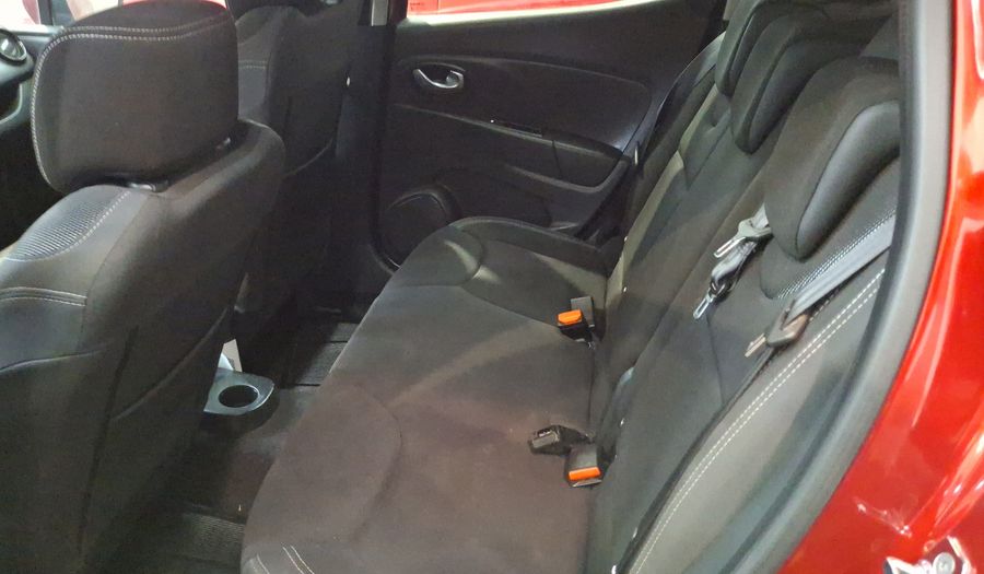 Renault Clio 1.2 EXPRESSION RED Hatchback 2017