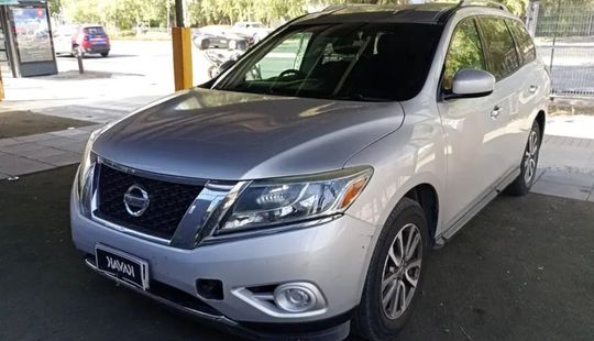 Nissan • Pathfinder