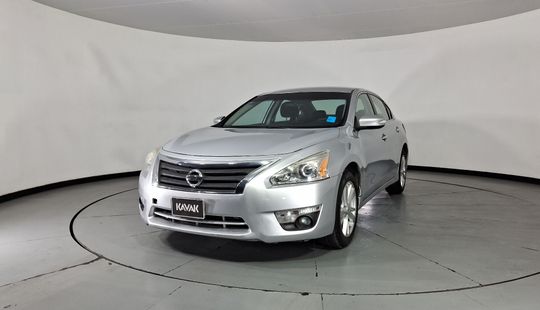 Nissan • Altima
