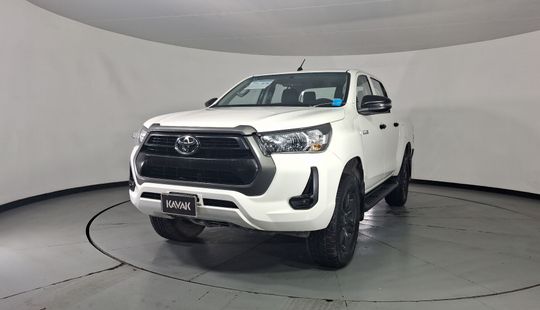 Toyota • Hilux