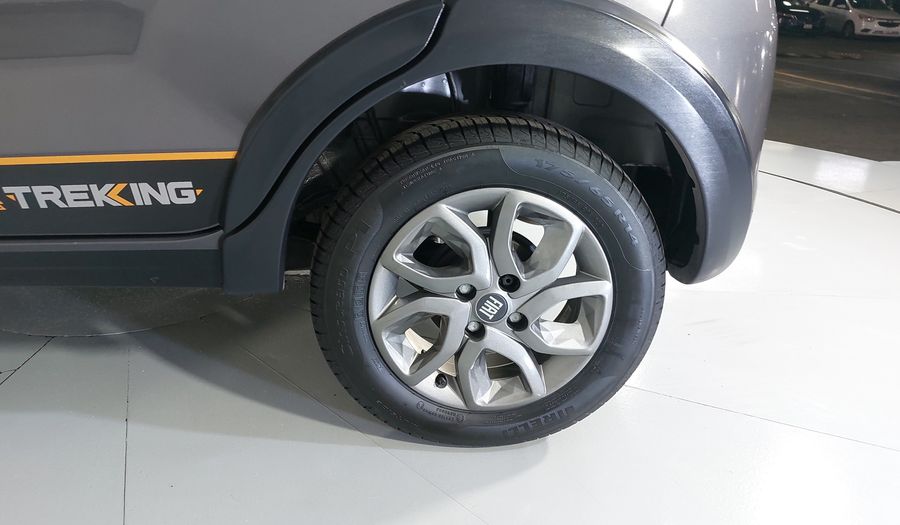 Fiat Mobi 1.0 TREKKING Hatchback 2024