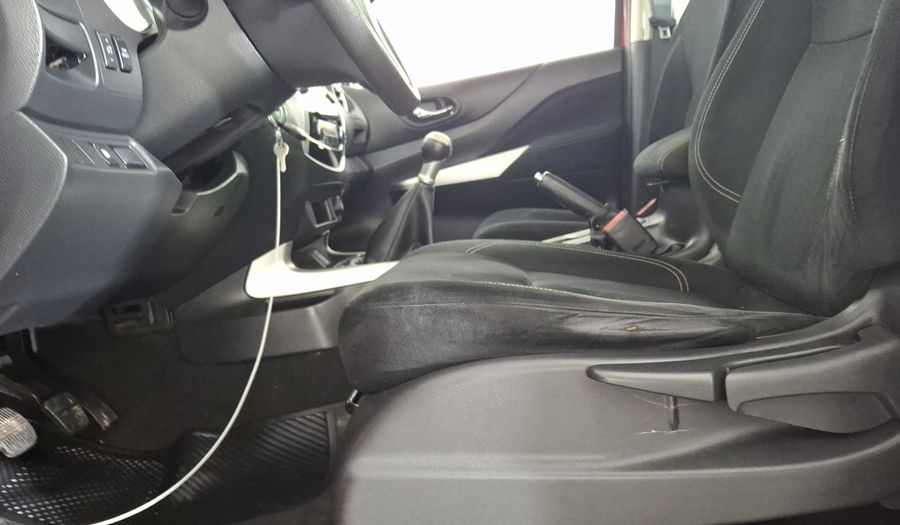 Nissan Np300 2.5 LE TM AC Pickup 2016