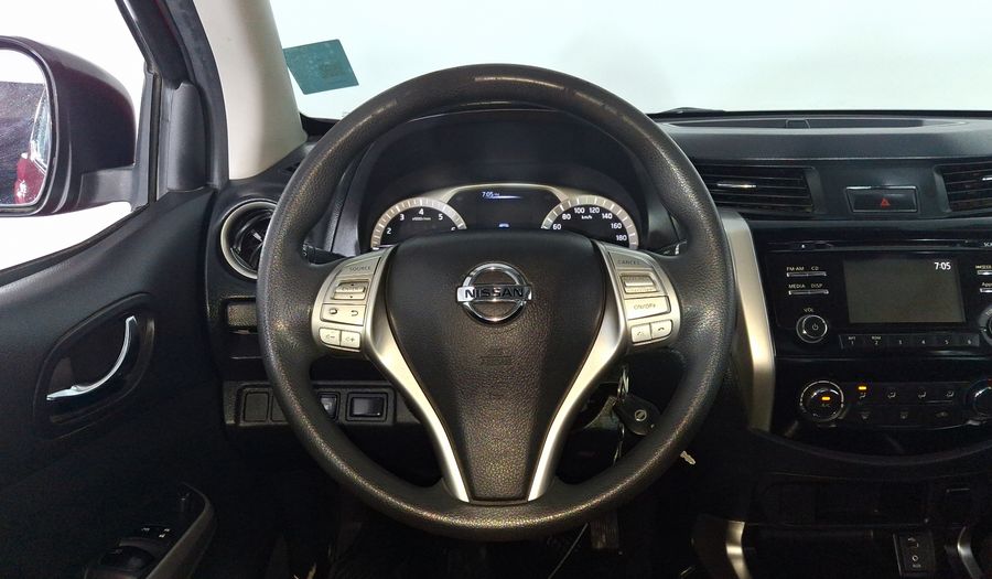 Nissan Np300 2.5 LE TM AC Pickup 2016