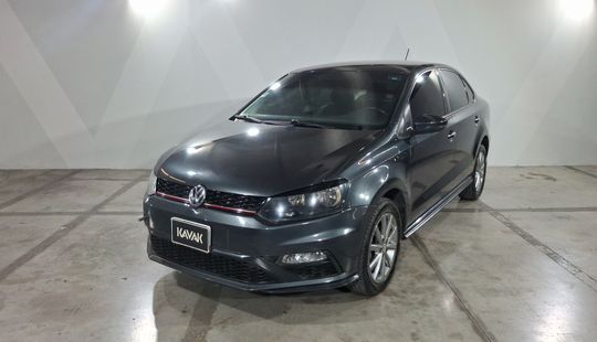 2020 • 76,000 km • Manual