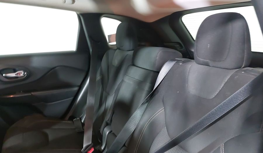 Jeep Cherokee 2.4 LATITUDE 4X2 Suv 2016