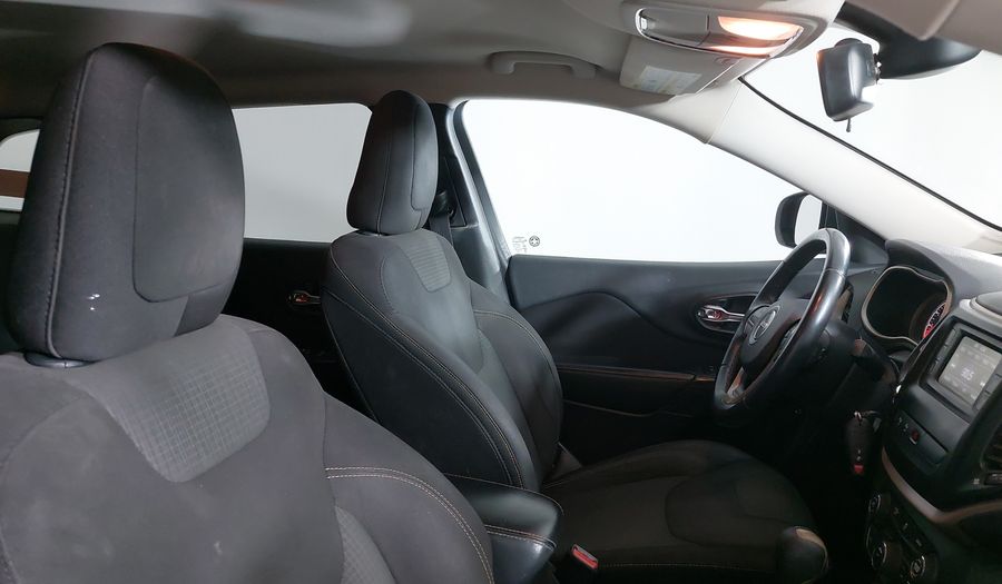 Jeep Cherokee 2.4 LATITUDE 4X2 Suv 2016