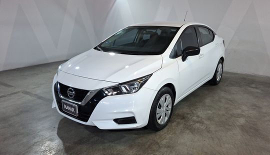 Nissan • Versa