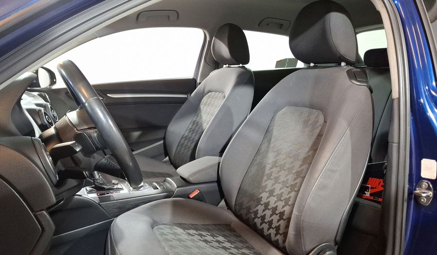 Audi A3 1.8 TFSI AMBIENTE S TRONIC Hatchback 2015