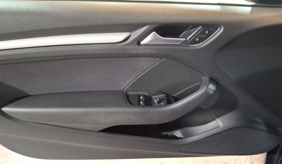 Audi A3 1.8 TFSI AMBIENTE S TRONIC Hatchback 2015