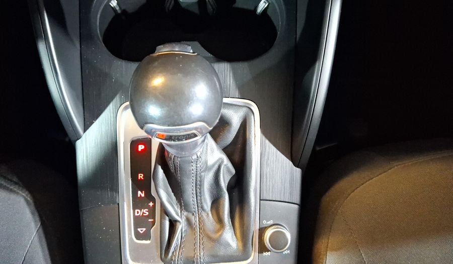 Audi A3 1.8 TFSI AMBIENTE S TRONIC Hatchback 2015