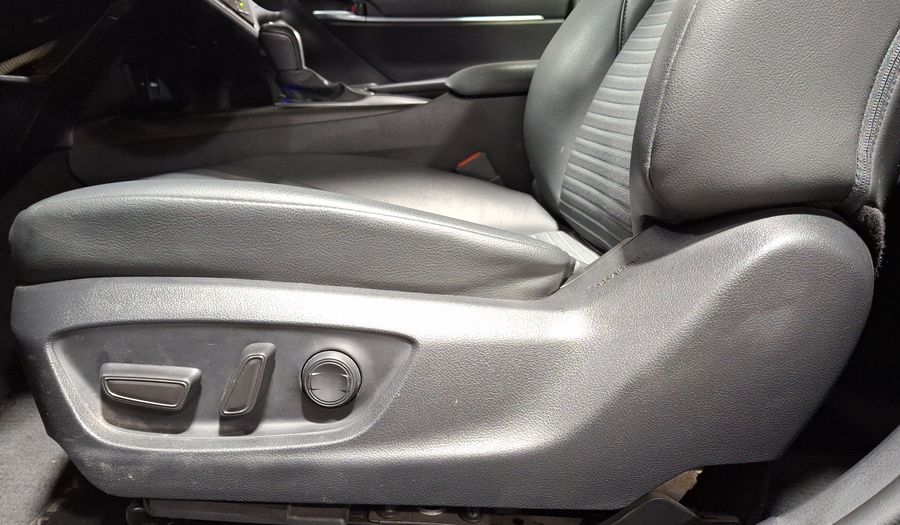 Toyota Camry 2.5 HEV SE AUTO Sedan 2023