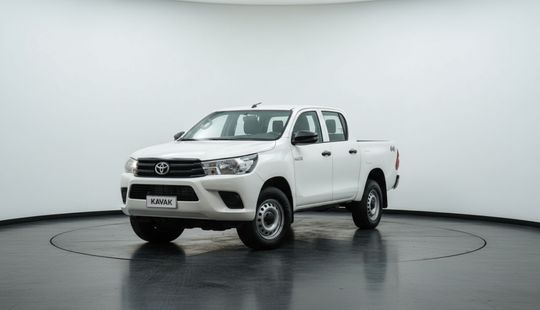 Toyota • Hilux