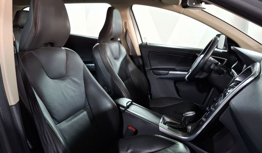 Volvo Xc60 2.0 ADDITION AT Suv 2013