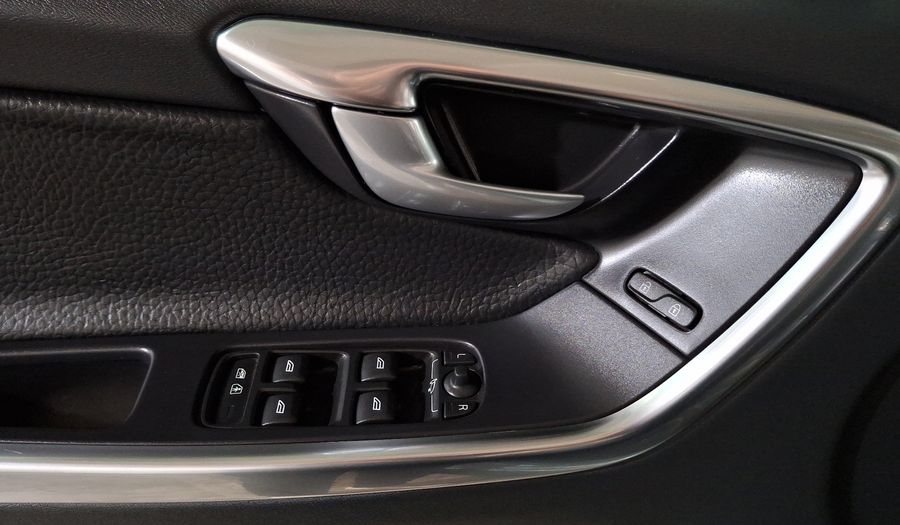 Volvo Xc60 2.0 ADDITION AT Suv 2013