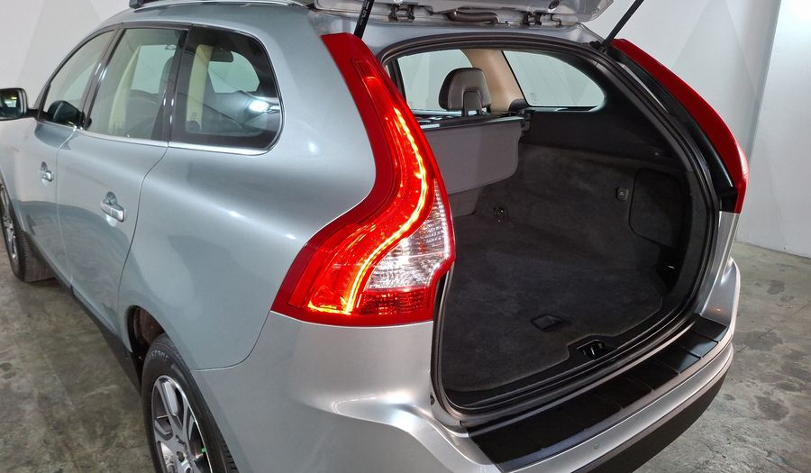 Volvo Xc60 2.0 ADDITION AT Suv 2013