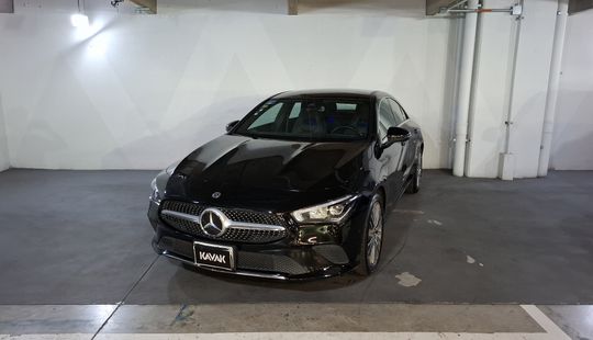 Mercedes Benz • Clase CLA