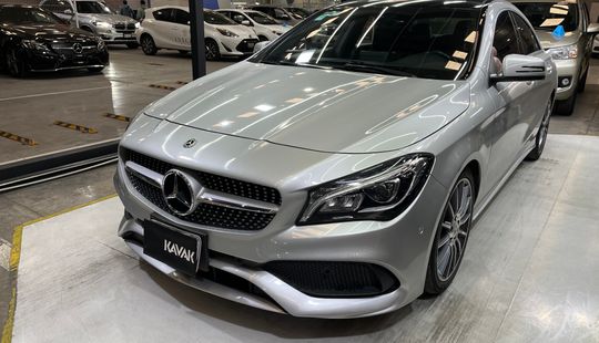 Mercedes Benz • Clase CLA