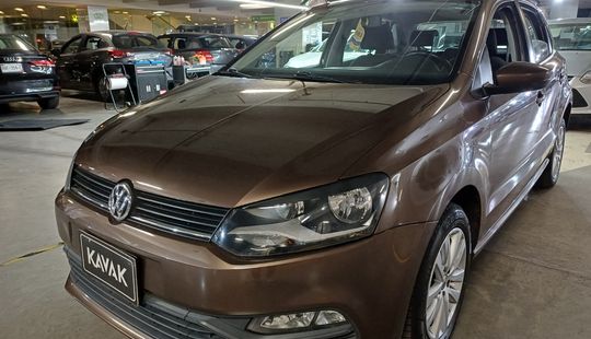 Volkswagen • Polo