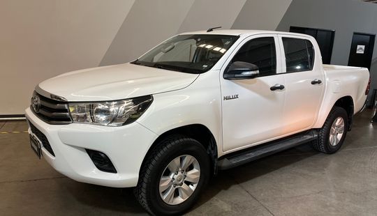 Toyota • Hilux