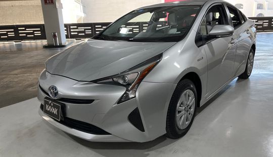 Toyota • Prius