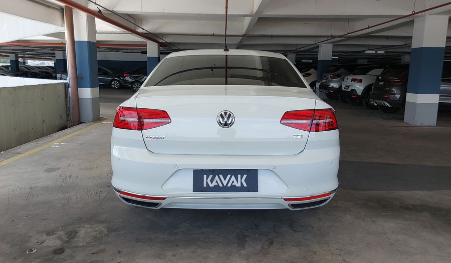 Volkswagen Passat 2.0 TSI HIGHLINE DSG Sedan 2018
