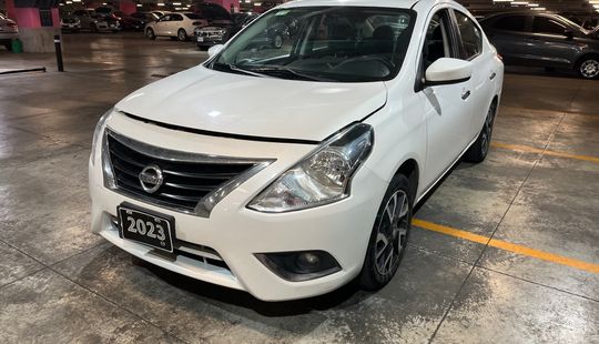 Nissan • Versa