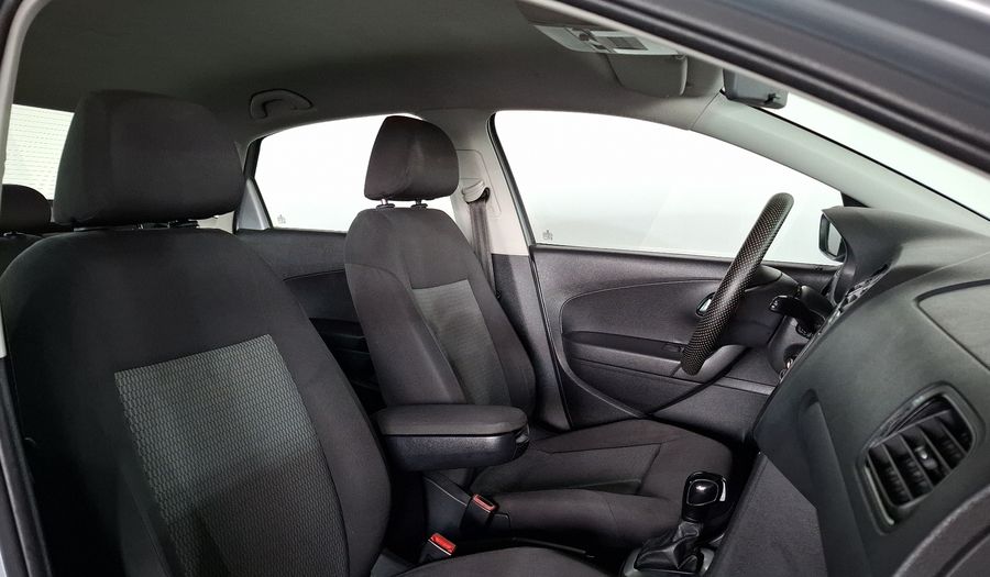 Volkswagen Vento 1.6 ACTIVE TIPTRONIC Sedan 2015