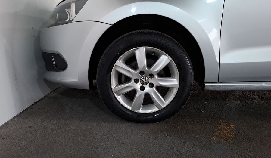 Volkswagen Vento 1.6 ACTIVE TIPTRONIC Sedan 2015