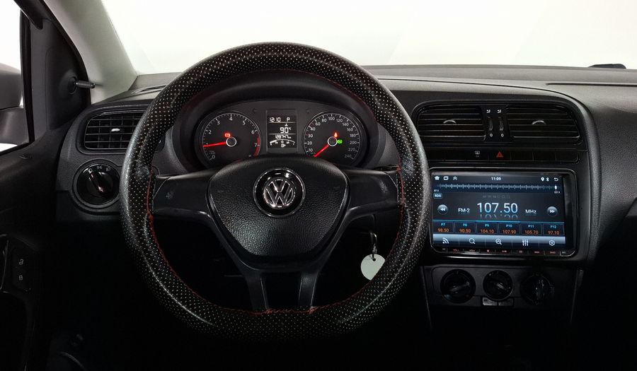 Volkswagen Vento 1.6 ACTIVE TIPTRONIC Sedan 2015