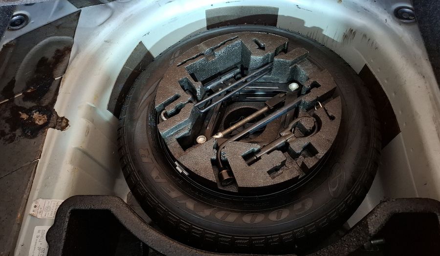 Volkswagen Vento 1.6 ACTIVE TIPTRONIC Sedan 2015