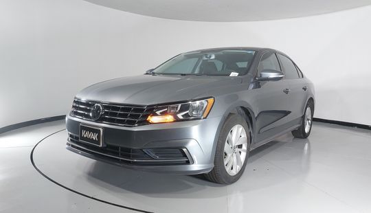 Volkswagen • Passat