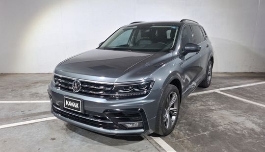 Volkswagen • Tiguan