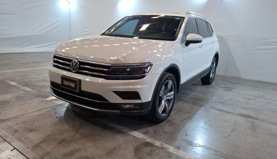 Volkswagen • Tiguan
