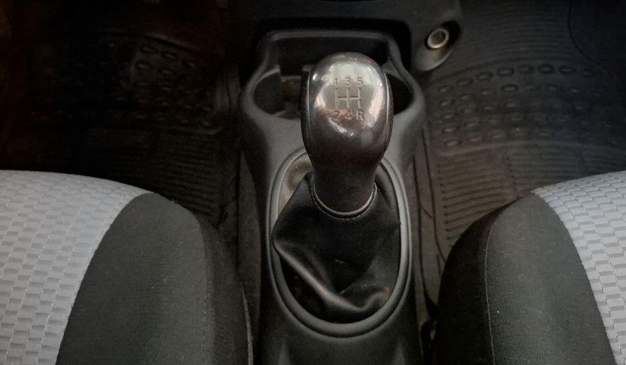 Nissan March 1.6 ADVANCE MT Hatchback 2013