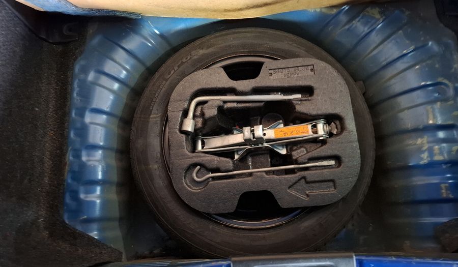 Nissan March 1.6 ADVANCE MT Hatchback 2013