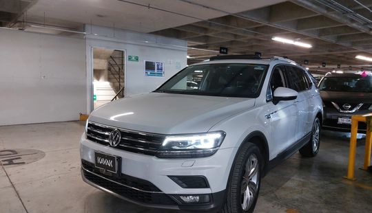 Volkswagen • Tiguan